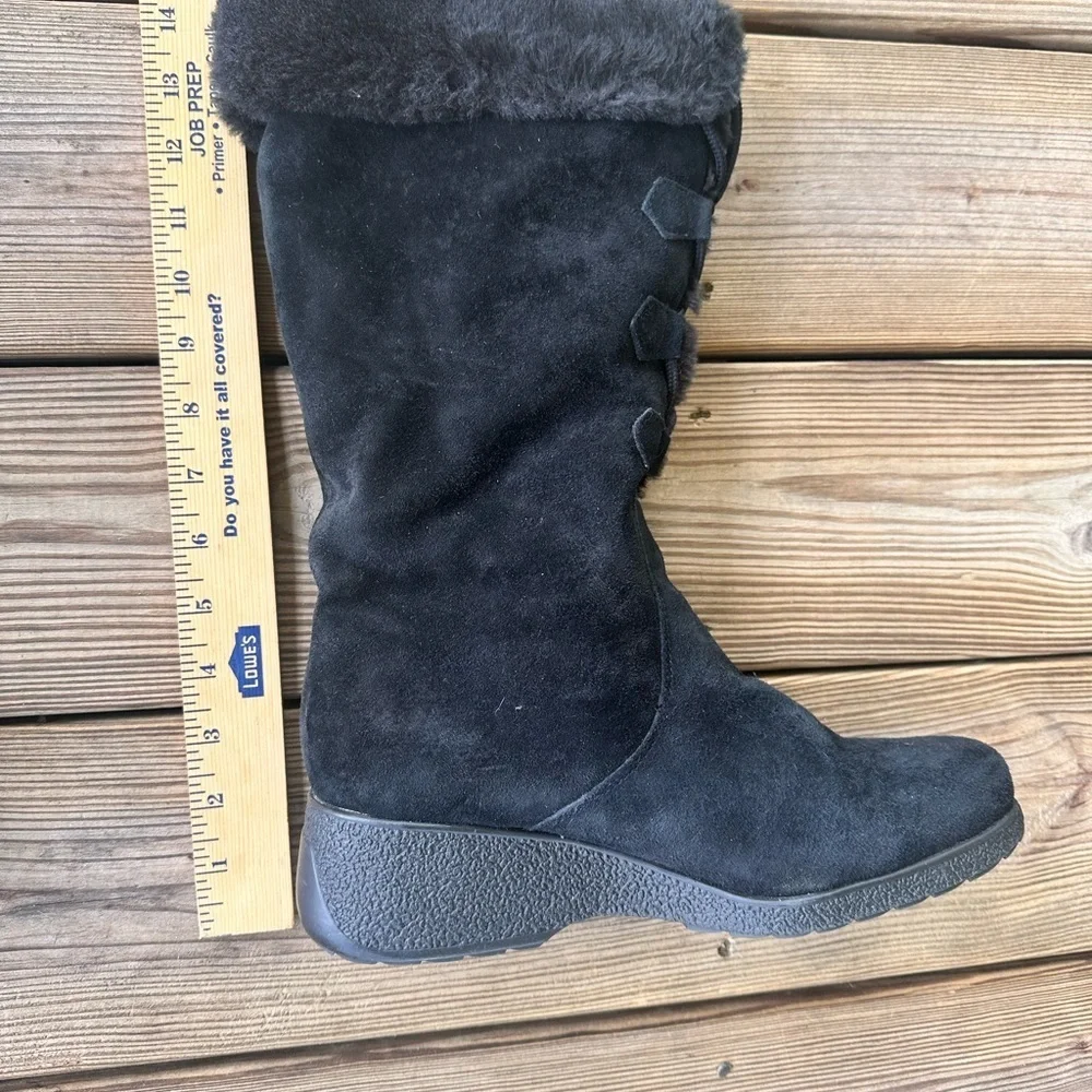 Khombu women’s black fur lined suede boots size 8.5